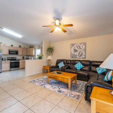 Budget Friendly! Lake View Home With A Private Pool Nearby To Disney